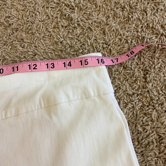 Alfani Stretch Tummy Control Pull On Cropped Capri Pants, White, Size 10 - Picture 5 of 6